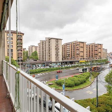 Piazza De Angeli M1 Comfortable Flat With Balcony Milano Ngoại thất bức ảnh