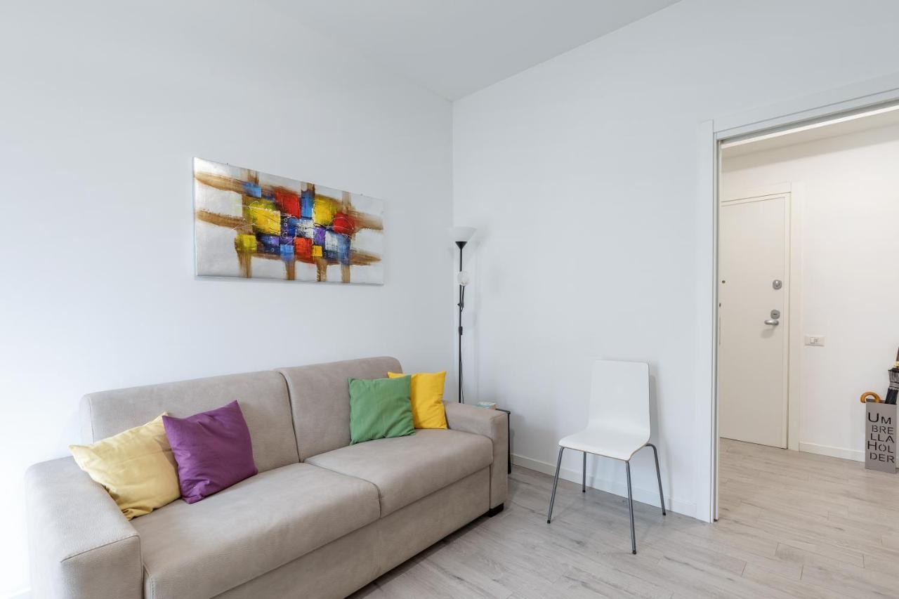 Piazza De Angeli M1 Comfortable Flat With Balcony Milano Ngoại thất bức ảnh
