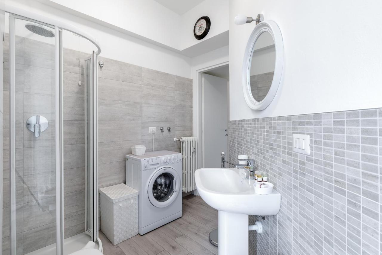 Piazza De Angeli M1 Comfortable Flat With Balcony Milano Ngoại thất bức ảnh